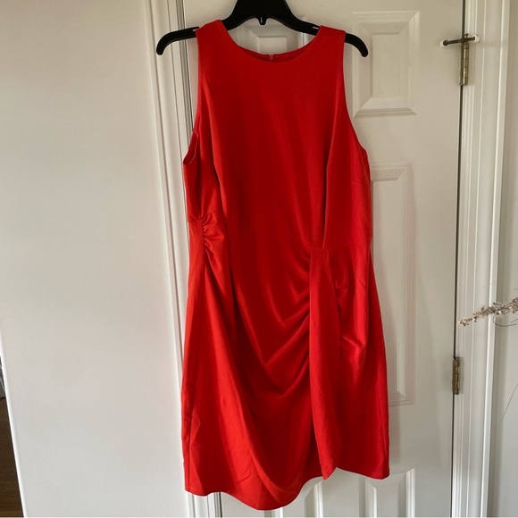 NWT Donna Morgan Women’s Dress Red Sleeveless Ruched Classic Drape Sheath 18W - Picture 1 of 5
